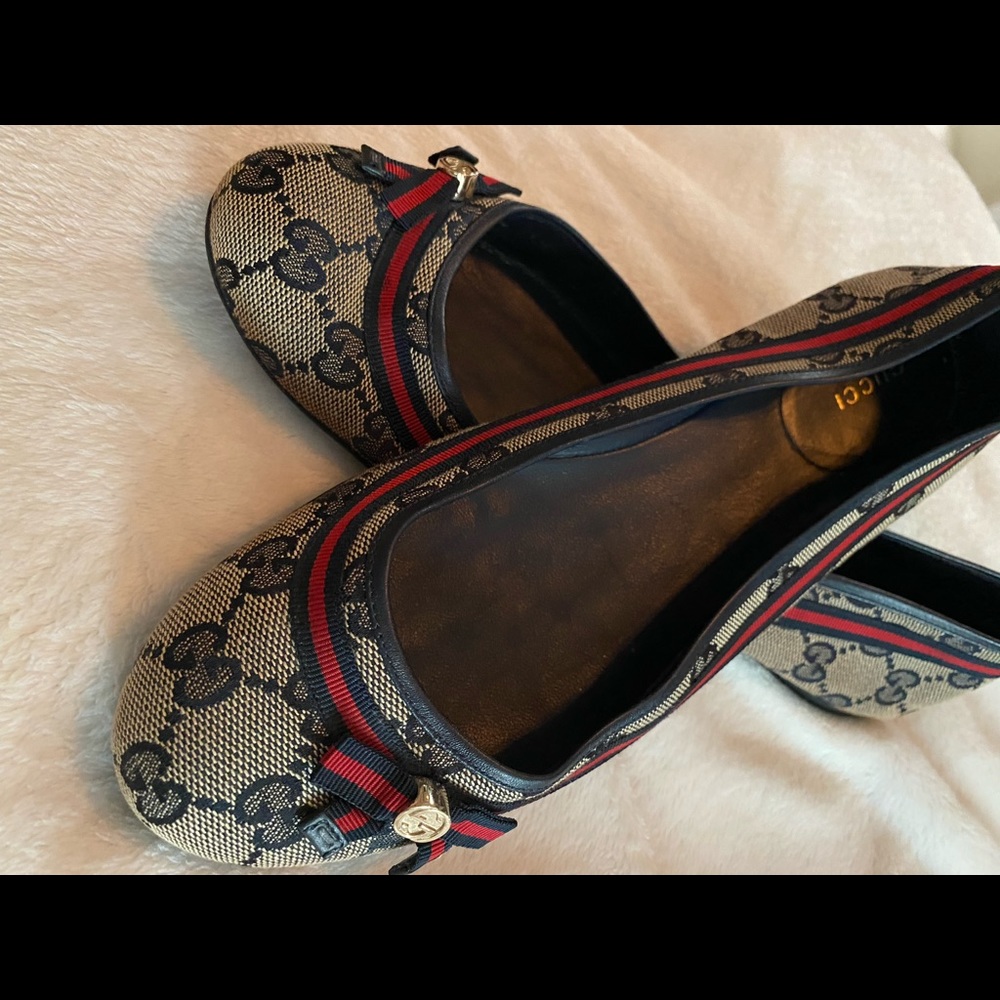 Gucci ballet flats women’s size 39.